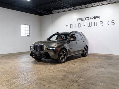 Used 2024 BMW X7 xDrive40i w/ Executive Package AWD/4WD image 3