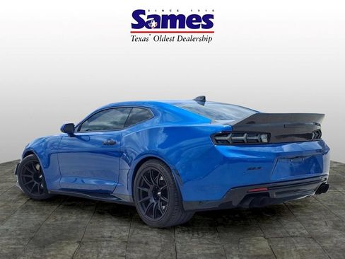 Used 2017 Chevrolet Camaro ZL1 RWD image 5
