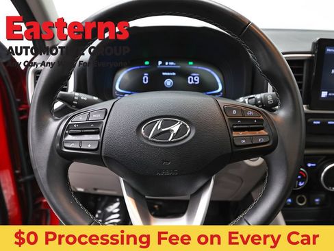 Used 2025 Hyundai Venue SEL FWD image 10