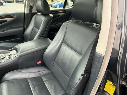 Used 2014 Lexus LS 460 AWD image 15