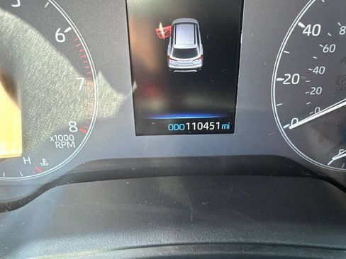Used 2023 Toyota Corolla Cross AWD Hybrid image 3
