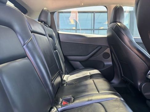 Used 2022 Tesla Model Y Performance AWD/4WD image 15