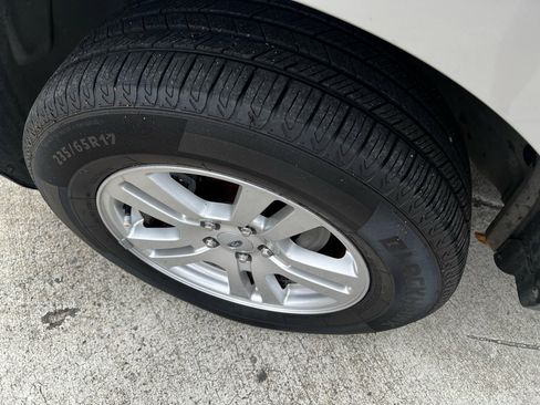 Used 2013 Ford Edge SE image 11