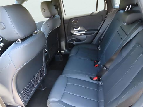 Certified 2025 Mercedes-Benz GLA 250 4MATIC image 44