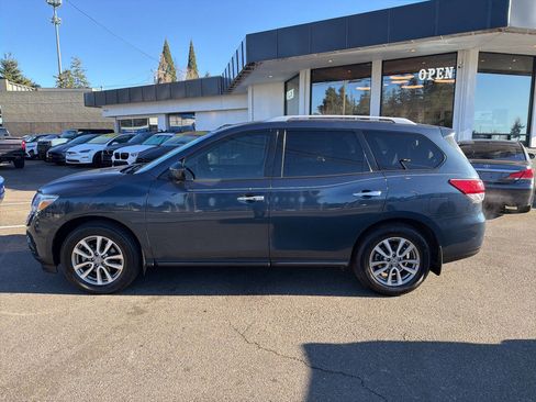 Used 2015 Nissan Pathfinder S image 2