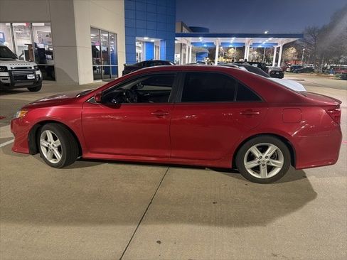 Used 2012 Toyota Camry SE image 8