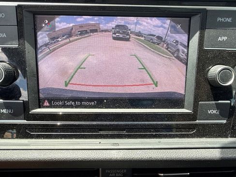 Used 2023 Volkswagen Jetta SE FWD image 27