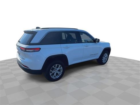 Used 2023 Jeep Grand Cherokee Limited image 9