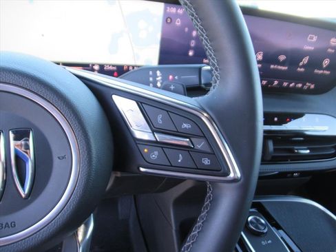 Used 2025 Buick Enclave Preferred image 19