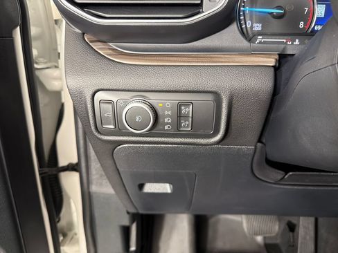 Used 2022 Ford Explorer Limited w/ Equipment Group 301A AWD/4WD image 15