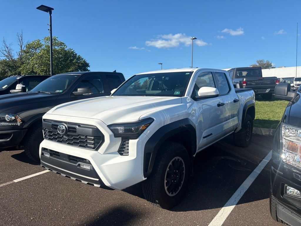 Used 2024 Toyota Tacoma TRD Off-Road AWD/4WD image 4