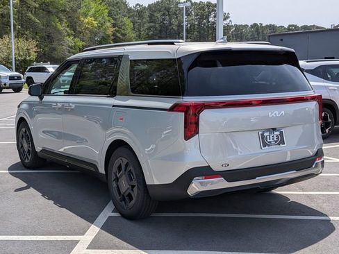 New 2026 Kia Carnival SX FWD image 5