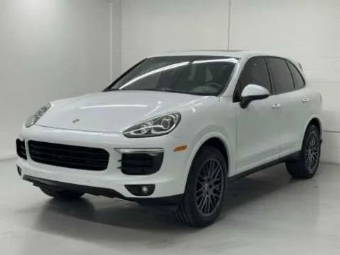 Used 2018 Porsche Cayenne Platinum Edition image 43