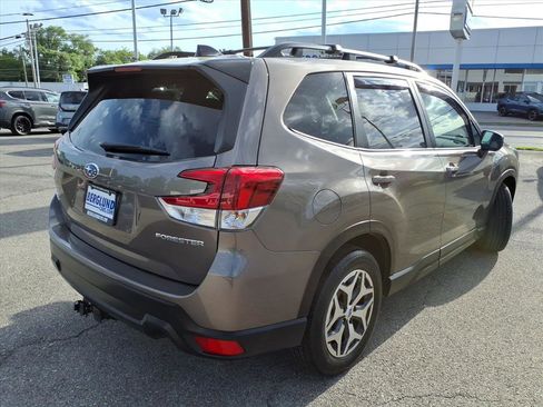 Used 2024 Subaru Forester Premium AWD/4WD image 4
