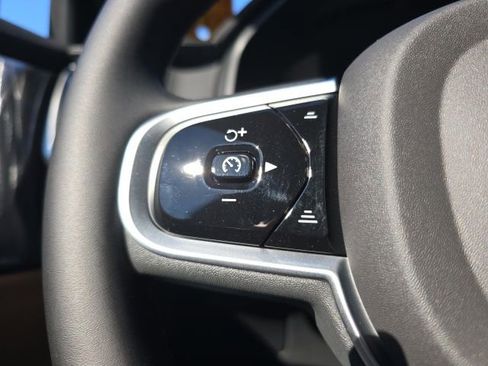 Certified 2025 Volvo V90 B6 Cross Country Ultra image 32