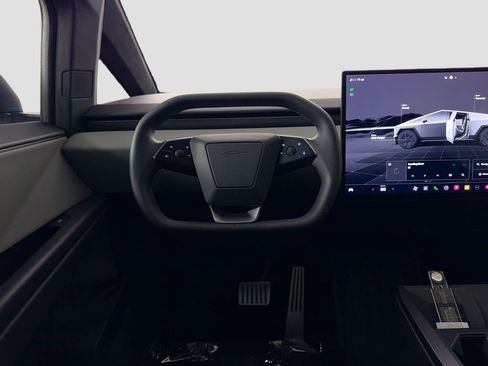 Used 2025 Tesla Cybertruck AWD Crew Cab image 23