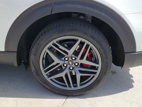 Used 2025 Ford Explorer ST AWD/4WD image 21