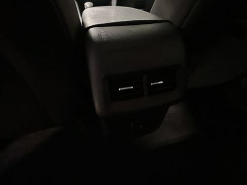 Used 2024 Chevrolet Equinox LT FWD image 24