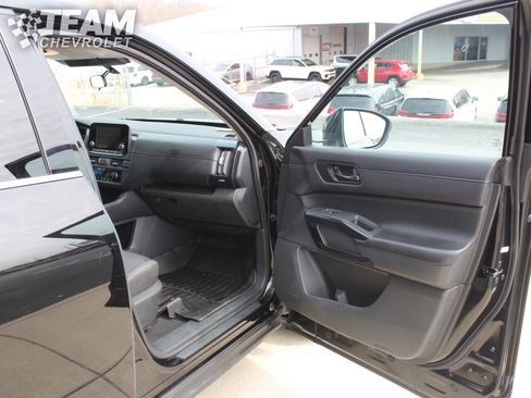 Used 2023 Nissan Pathfinder S image 27