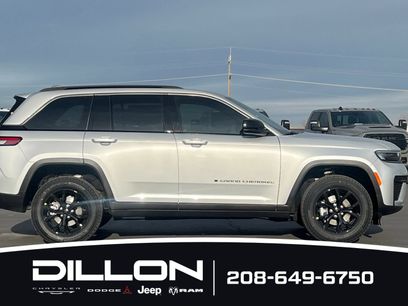 New 2026 Jeep Grand Cherokee Altitude