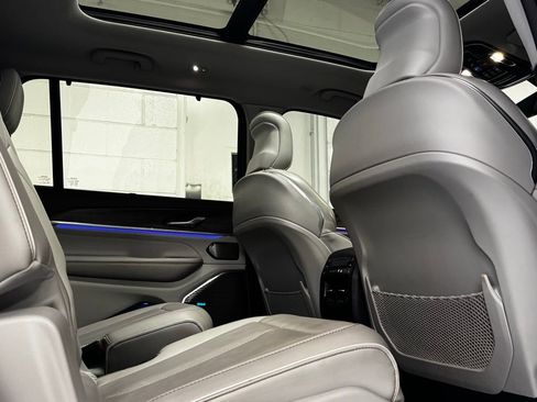 Certified 2022 Jeep Grand Cherokee L Overland w/ Luxury Tech Group IV image 9