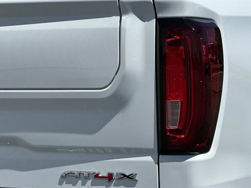 Used 2024 GMC Sierra 1500 AT4X image 28