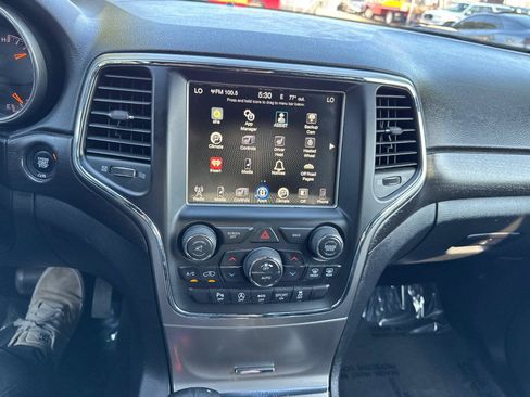 Used 2017 Jeep Grand Cherokee Altitude AWD/4WD image 24