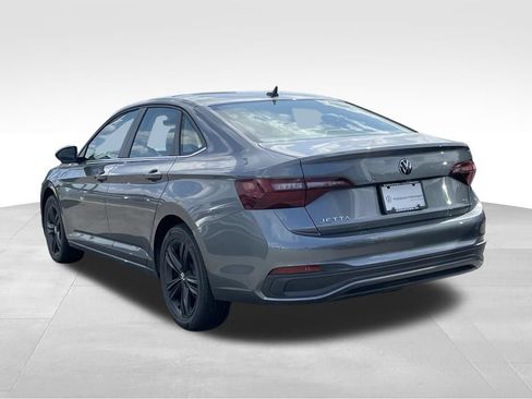 Certified 2023 Volkswagen Jetta SE w/ Panoramic Sunroof Package FWD image 5
