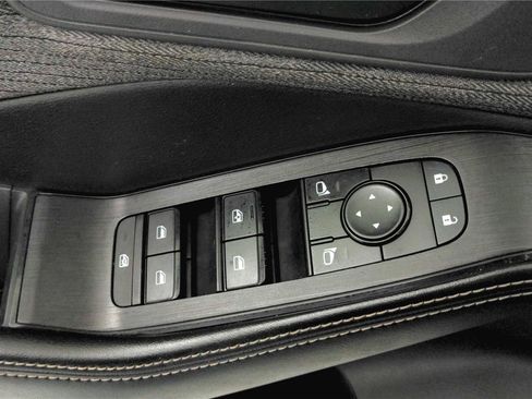 Used 2021 Nissan Rogue S AWD/4WD image 16