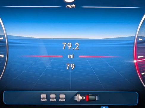 New 2025 Mercedes-Benz C 300 4MATIC Sedan image 10