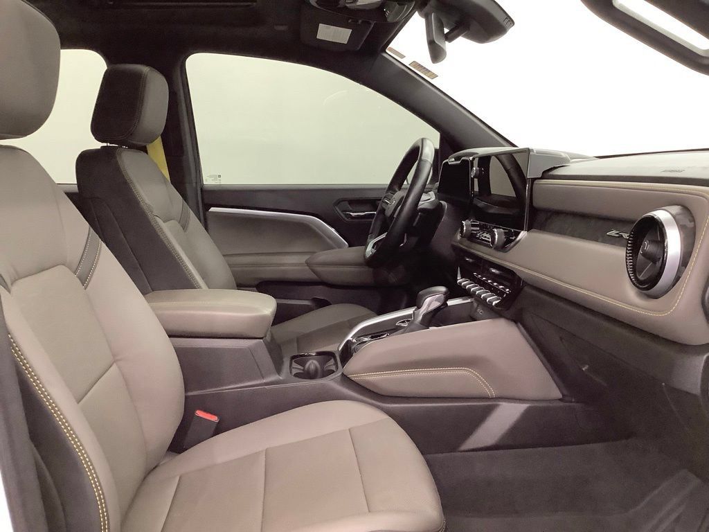 Used 2024 Chevrolet Colorado ZR2 w/ ZR2 Convenience Package III AWD/4WD image 31