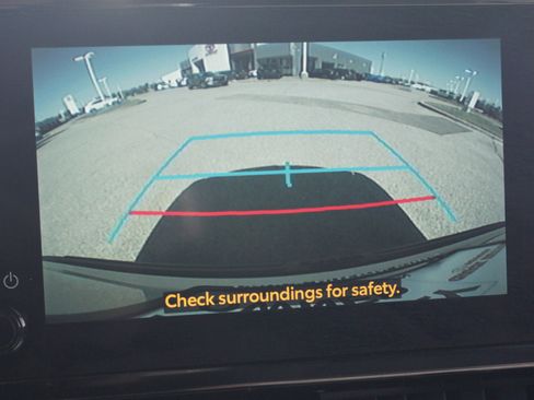 Used 2024 Toyota Corolla Cross SE image 6