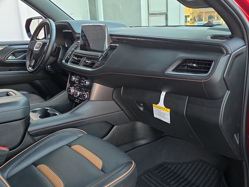 Used 2024 GMC Yukon AT4 w/ Technology Package image 39