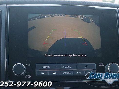 Used 2024 Nissan Titan SV w/ SV Convenience Package image 21