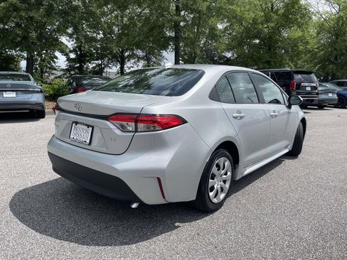 Used 2025 Toyota Corolla LE FWD image 3