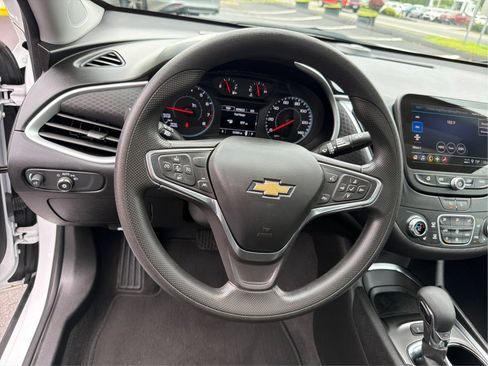 Used 2024 Chevrolet Malibu LT FWD image 19