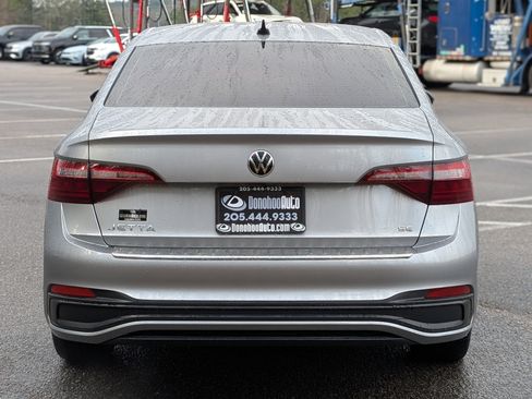 Used 2024 Volkswagen Jetta SE image 8