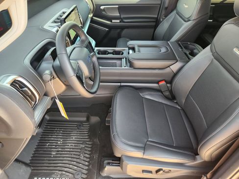 New 2025 Ford Expedition Max Platinum image 13