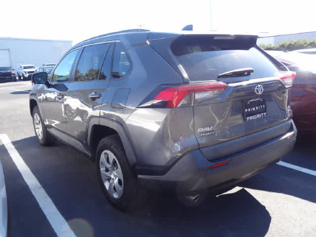 Used 2021 Toyota RAV4 LE AWD/4WD image 6