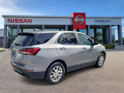 Used 2023 Chevrolet Equinox LT FWD image 2