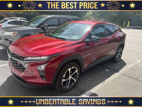 Used 2024 Chevrolet Trax RS FWD image 1