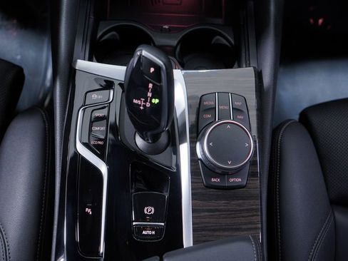 Used 2022 BMW 530i w/ Convenience Package image 14