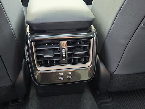 New 2025 Toyota Crown Signia image 21