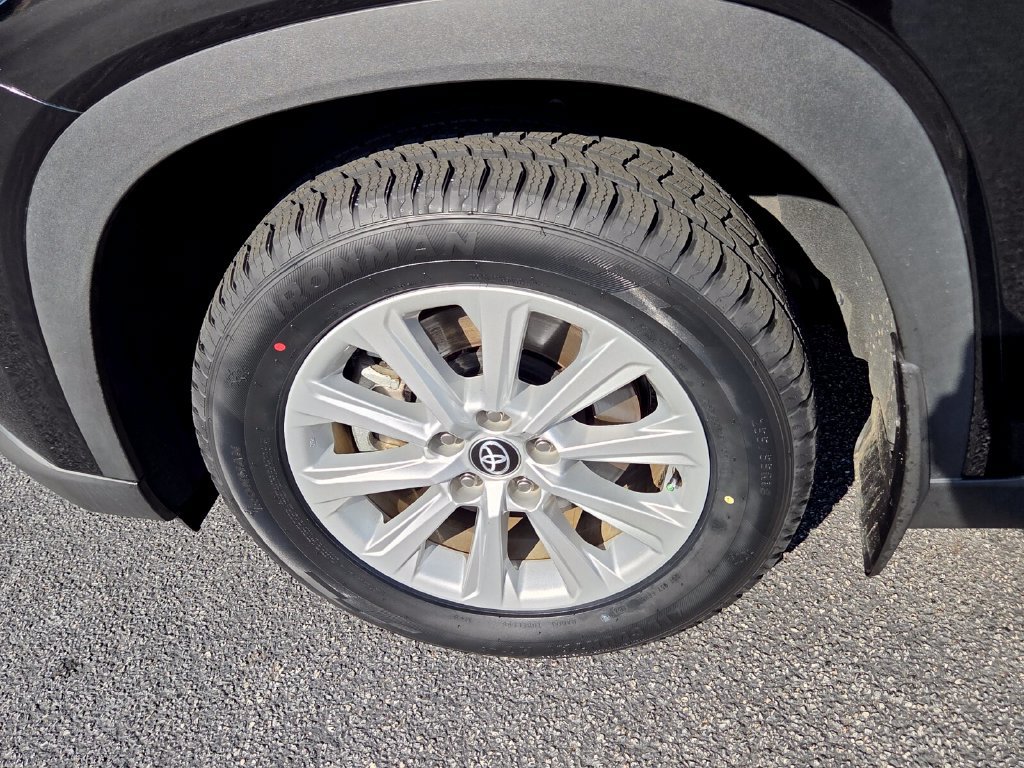 Certified 2024 Toyota Grand Highlander FWD image 18