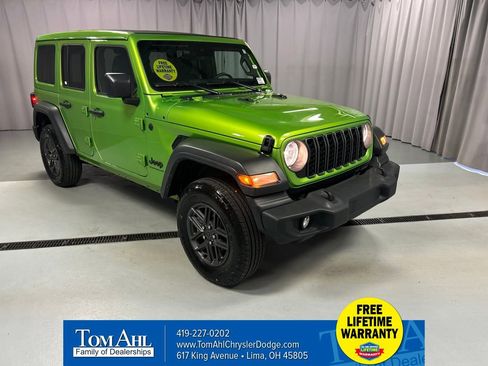 Used 2025 Jeep Wrangler Unlimited Sport AWD/4WD image 1