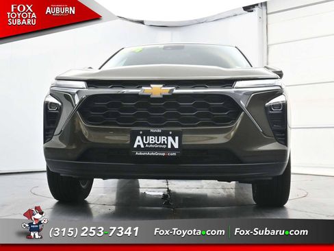 Used 2024 Chevrolet Trax LS w/ LS Convenience Package FWD image 23