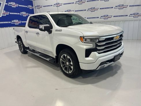 Used 2025 Chevrolet Silverado 1500 High Country w/ Technology Package AWD/4WD image 10