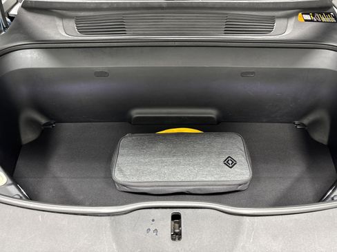 Used 2022 Rivian R1T Launch Edition image 14