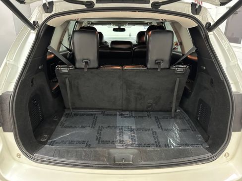 Used 2019 Nissan Pathfinder Platinum AWD/4WD image 36