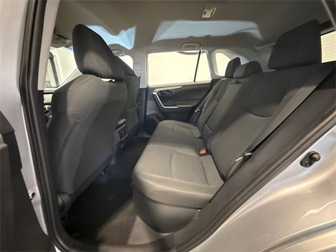 Used 2019 Toyota RAV4 LE image 10